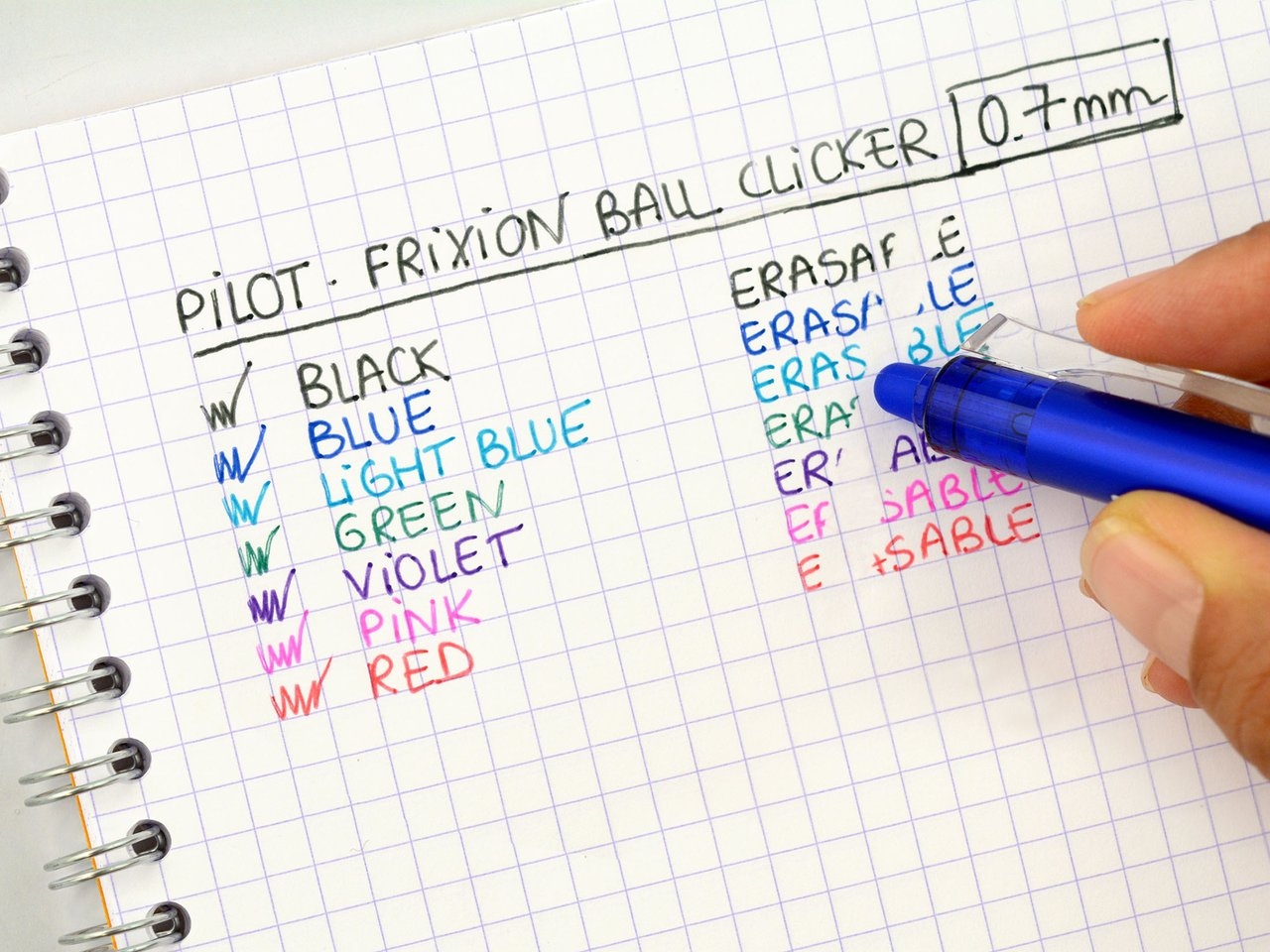 PILOT Evolutive Set de 4 rollers FriXion Clicker pointe moyenne 0,7mm. Encre gel.